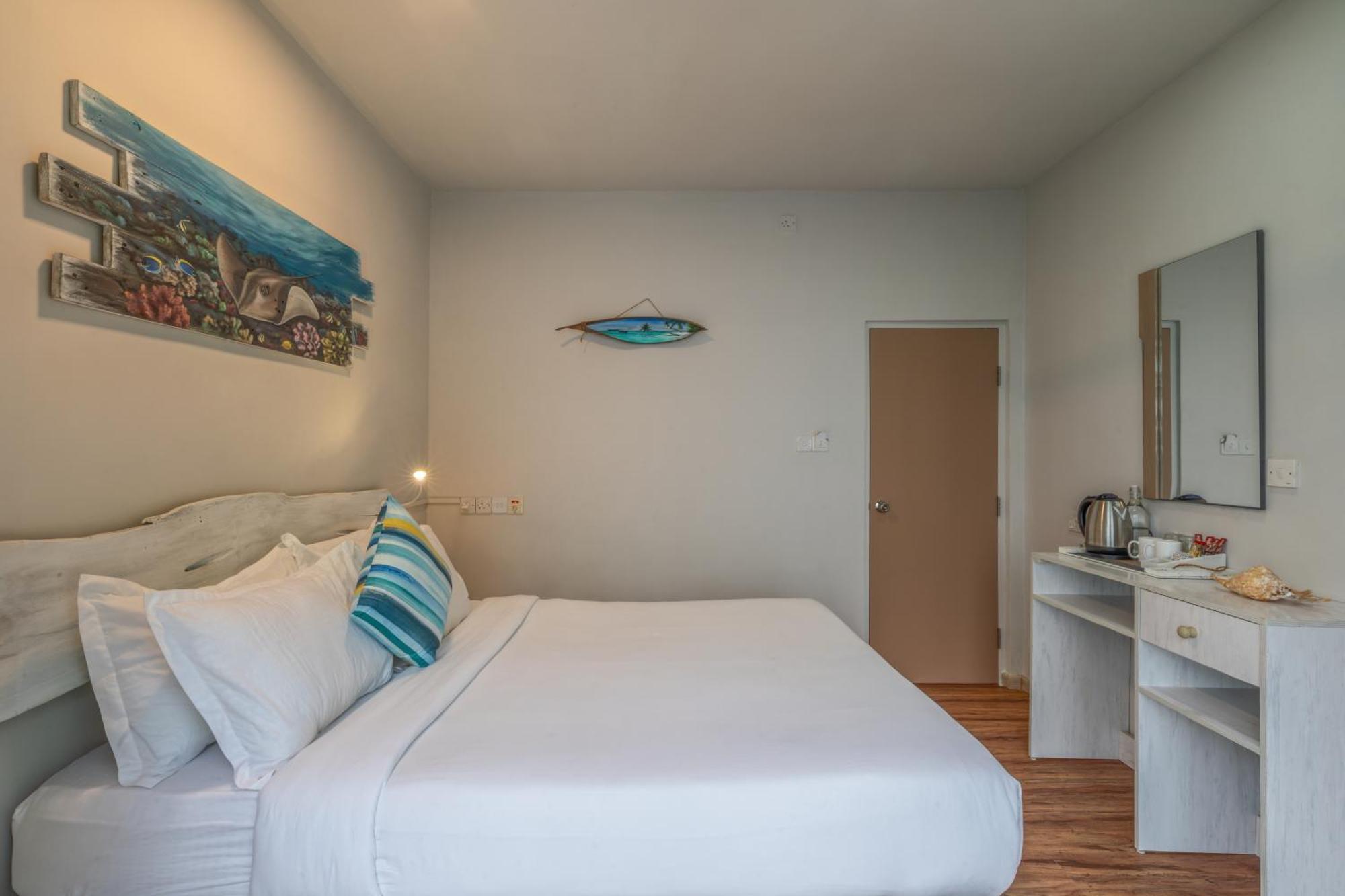Ocean Pearl Maldives At Gulhi Island Hotel Buitenkant foto